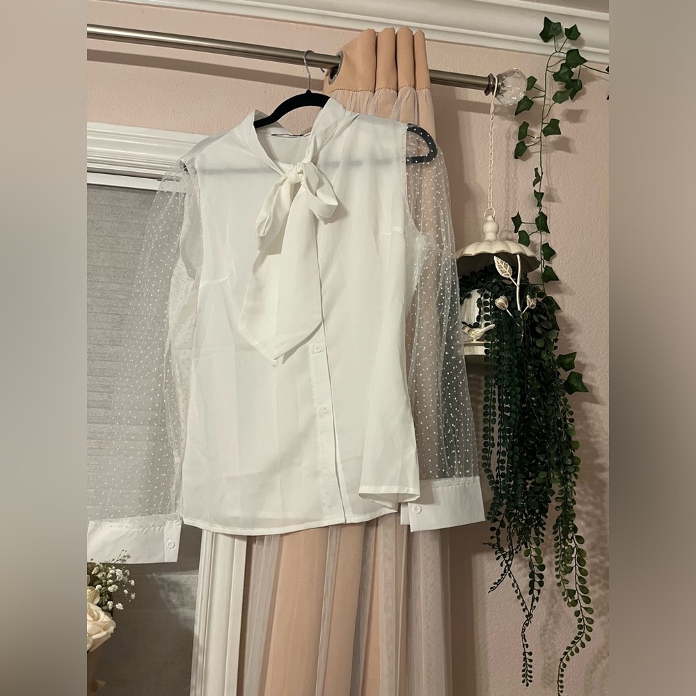 Elegant bow tie blouse 🤍